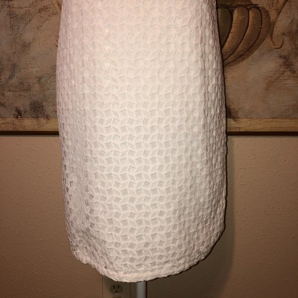 Sz 8 White House Black Market White Crochet Halter Shift Dress - Picture 6 of 17